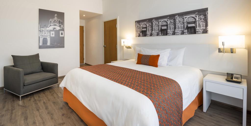 Camino Real Puebla Hotel & Suites Экстерьер фото
